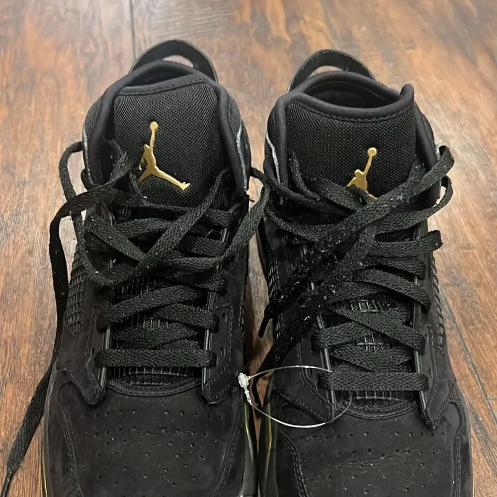 Jordan mars 270‎ size 10.5 black & gold men’s size 10 upper in great shape